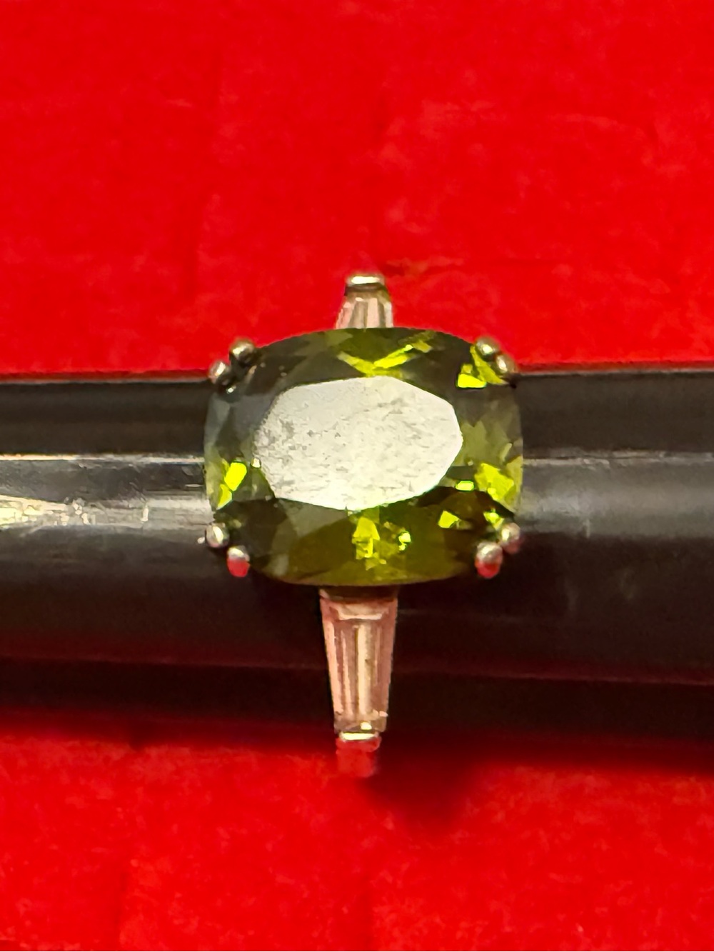 Vintage 924 Classic Green Gemstone Cocktail Ring - Unbranded